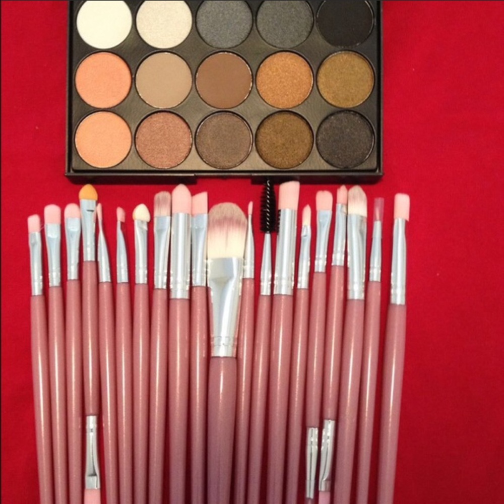 New eyeshadow palette +20pcs brushes set