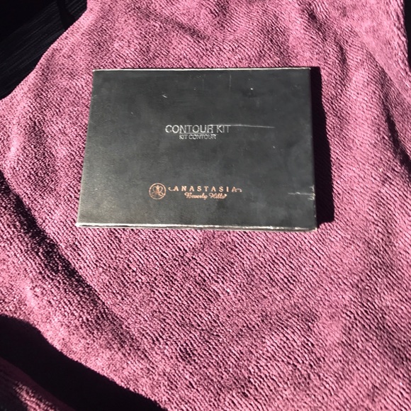Anastasia Contour Kit - Picture 1 of 3