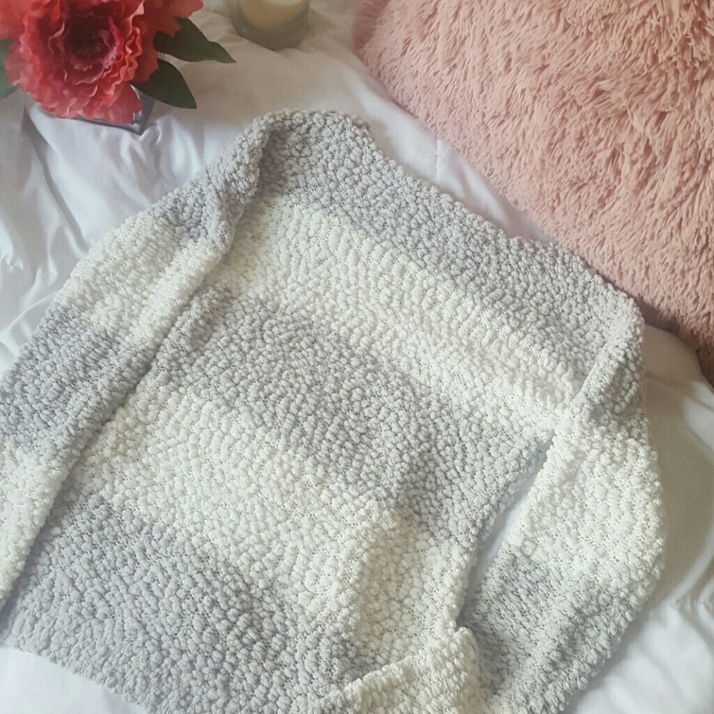 Sweater - Picture 2 of 5