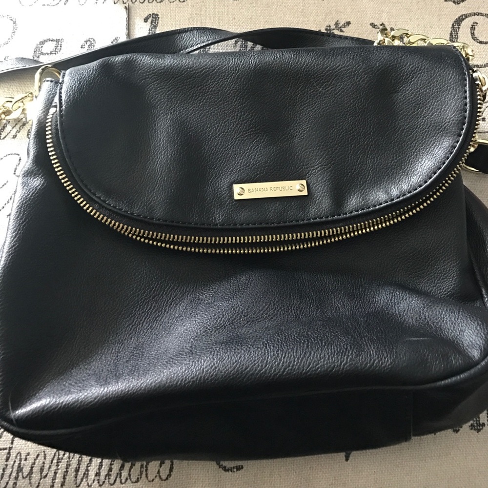 Small cross body banana republic bag