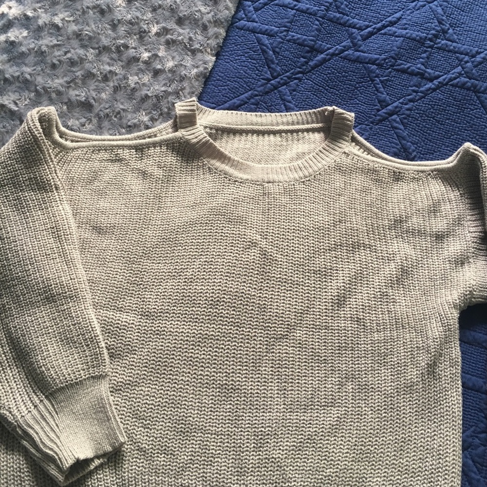Top - Picture 2 of 2