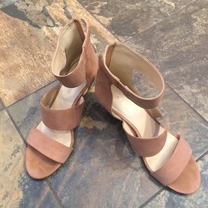 Size 6.5 Nine West Nude Wedge