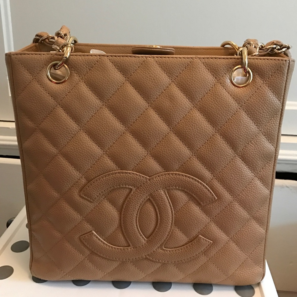 Chanel caviar petite shopper excellent condition