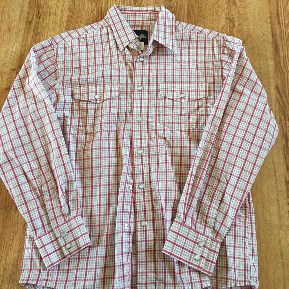 Boys wrangler pearl snap, great condition.