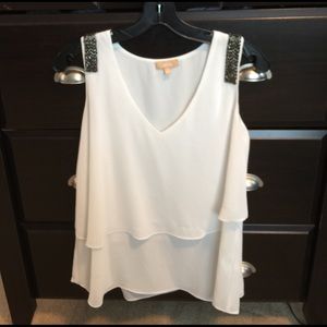 Sleeveless blouse
