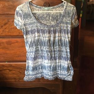 NWOT t shirt with blue hues