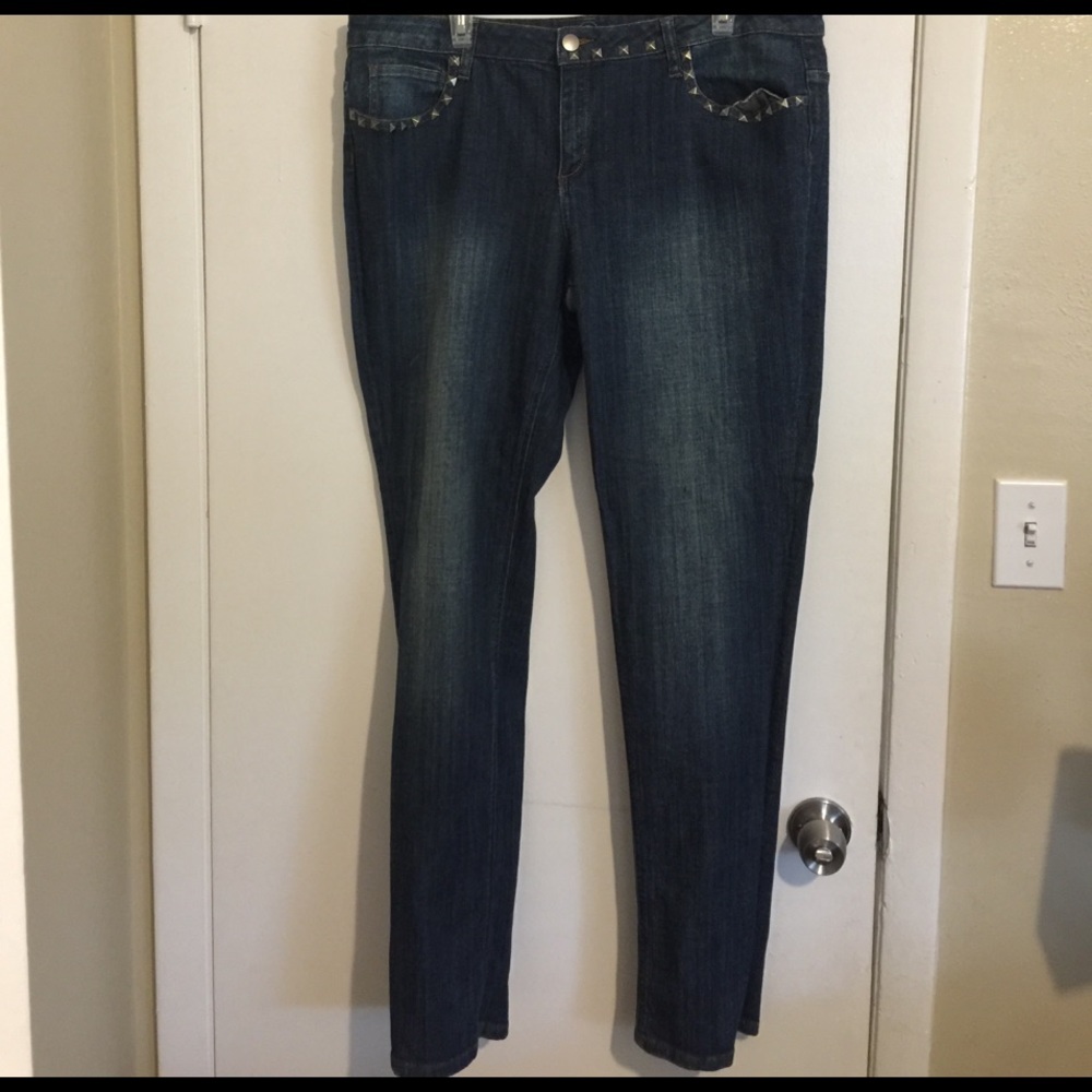 Apostrophe studded Jeans