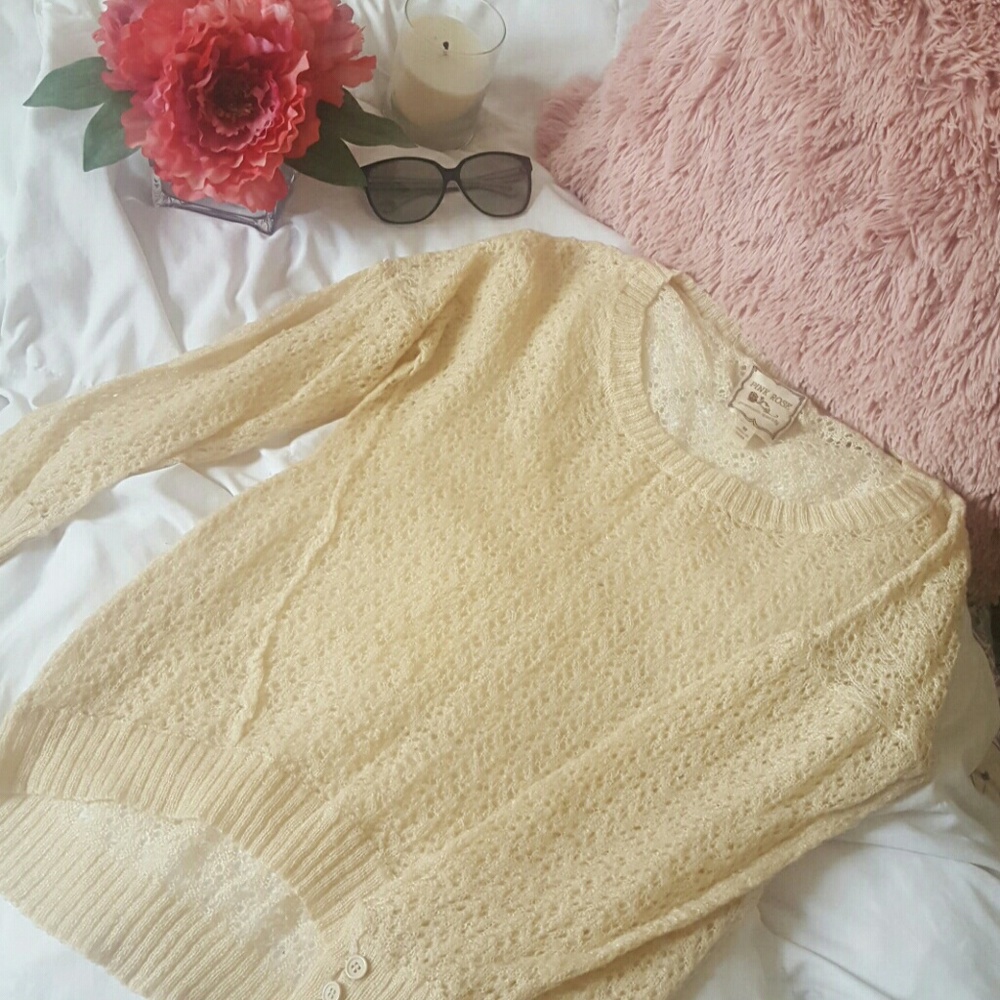 Knit sweater