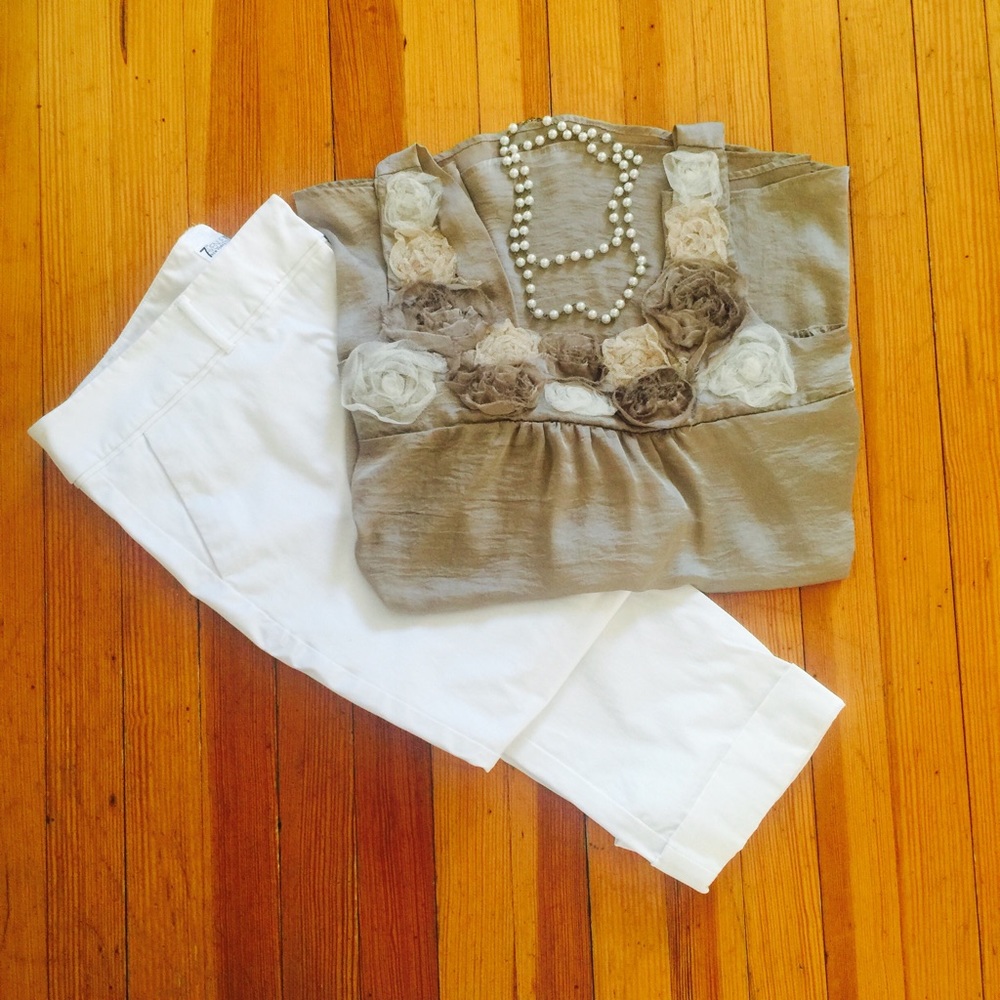 🌷 Adorable Studio Y Top Perfect for Spring 🌷