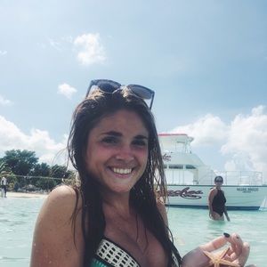 Meet your Posher, Nicole