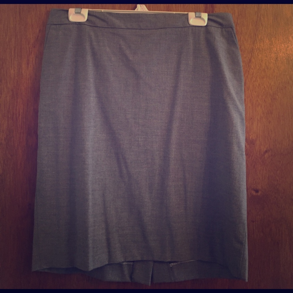 Old Navy gray skirt