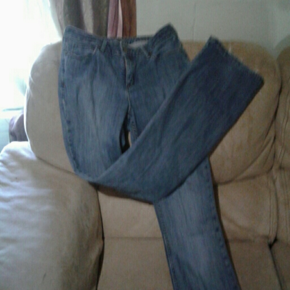 Vera Wang Simply Jeans