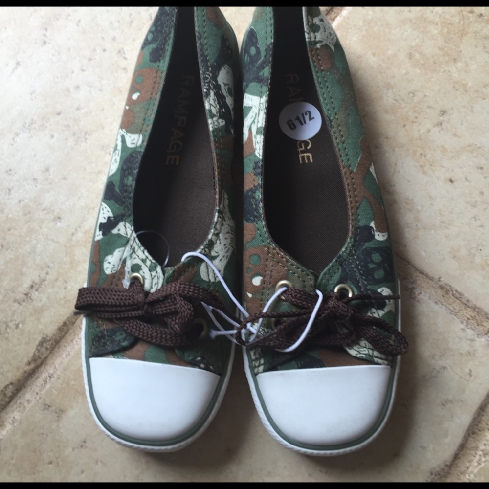 NWT Camouflage Rampage Shoes size 6.5