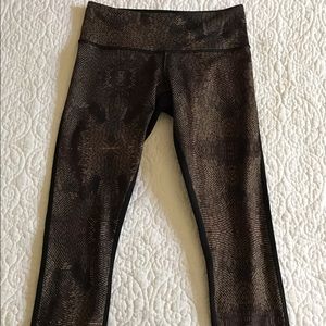 Lululemon crop legging size 4