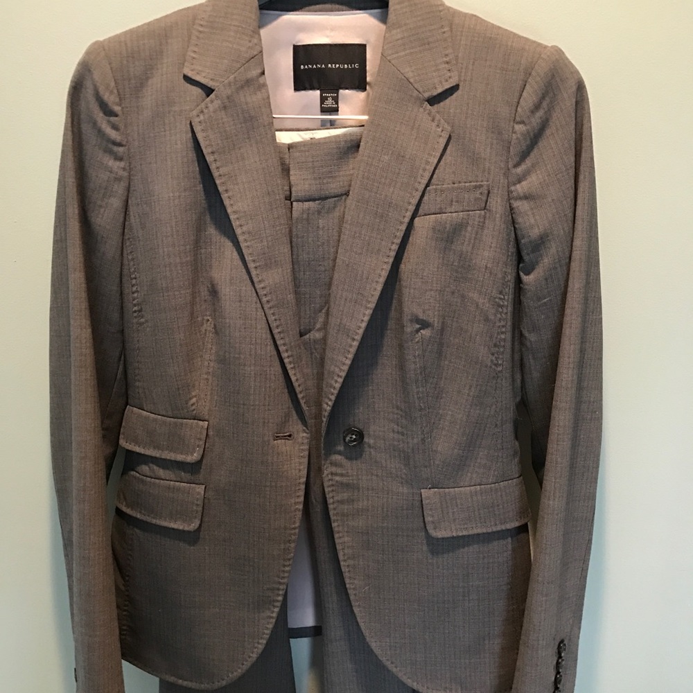 Banana Republic gray pant suit