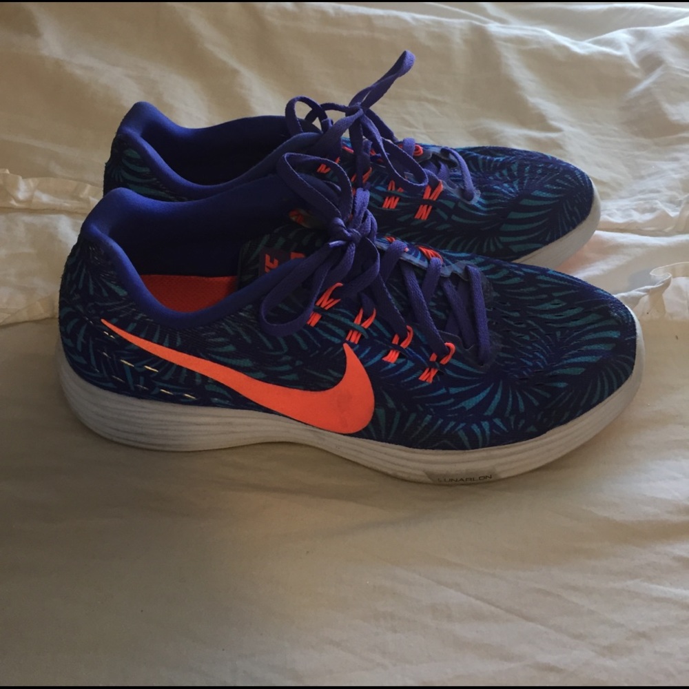 Nike running shoes size 8