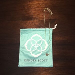 Kendra Scott necklace