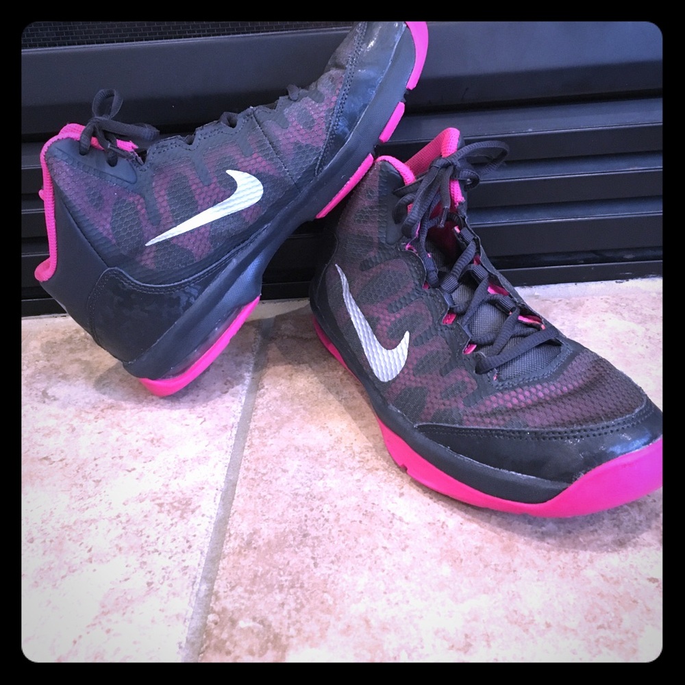 Kids basketball shoes