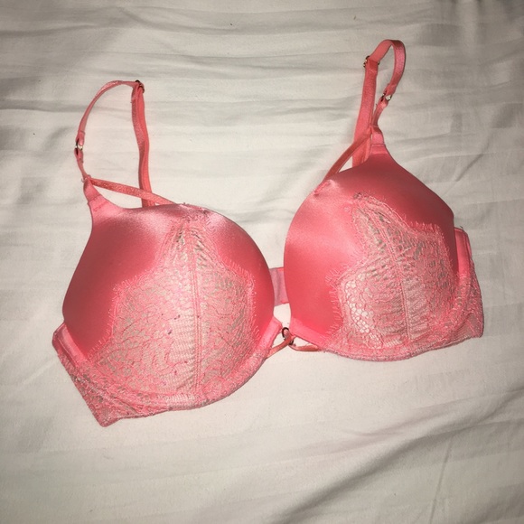 VS Bombshell Bra 32C - Picture 4 of 7