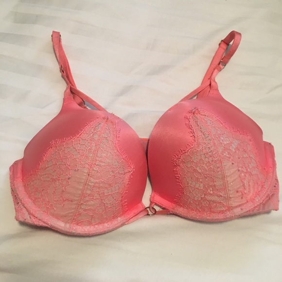 VS Bombshell Bra 32C - Picture 3 of 7