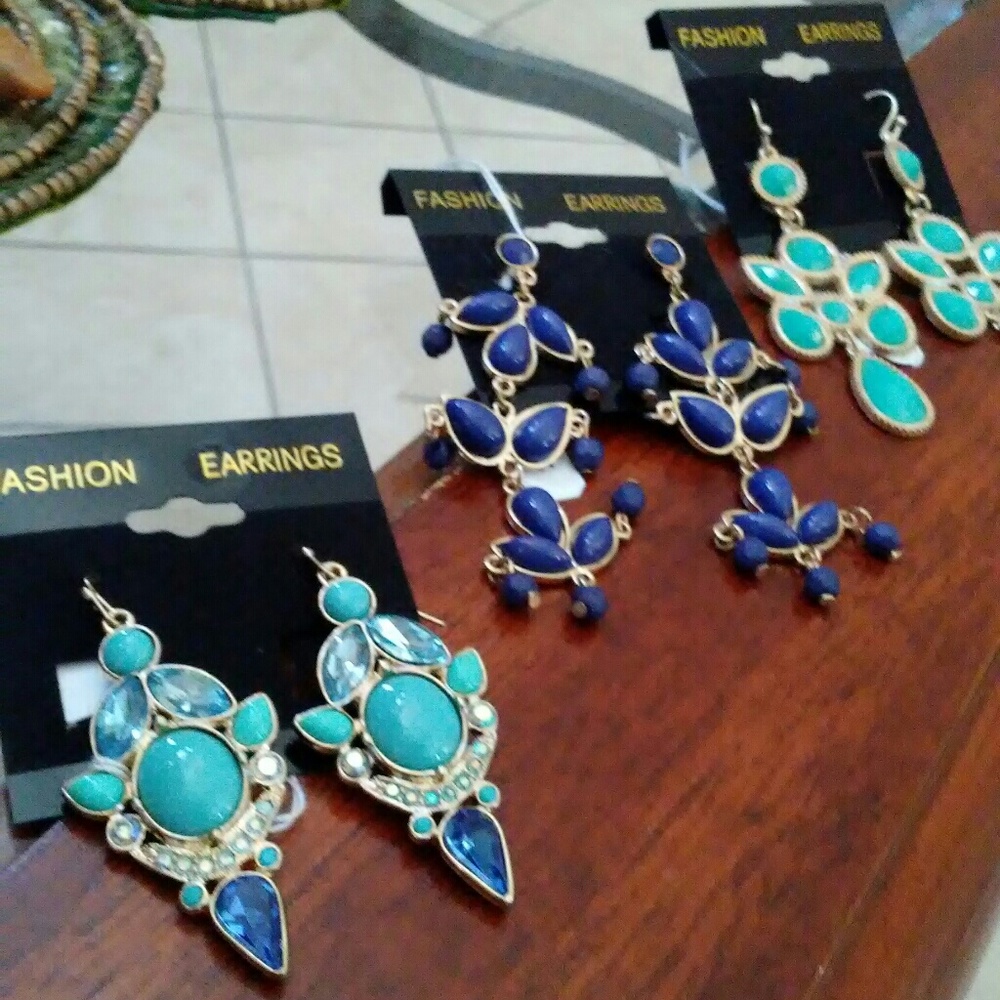 Earring bundle - Picture 3 of 4