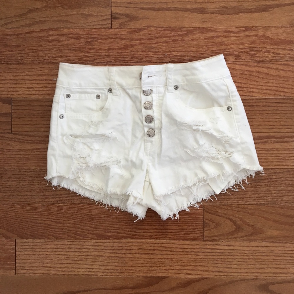 Beautiful AE high waisted white denim shorts NWOT