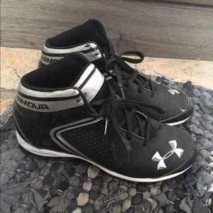 Under Armour boys football cleats size 6.5Y