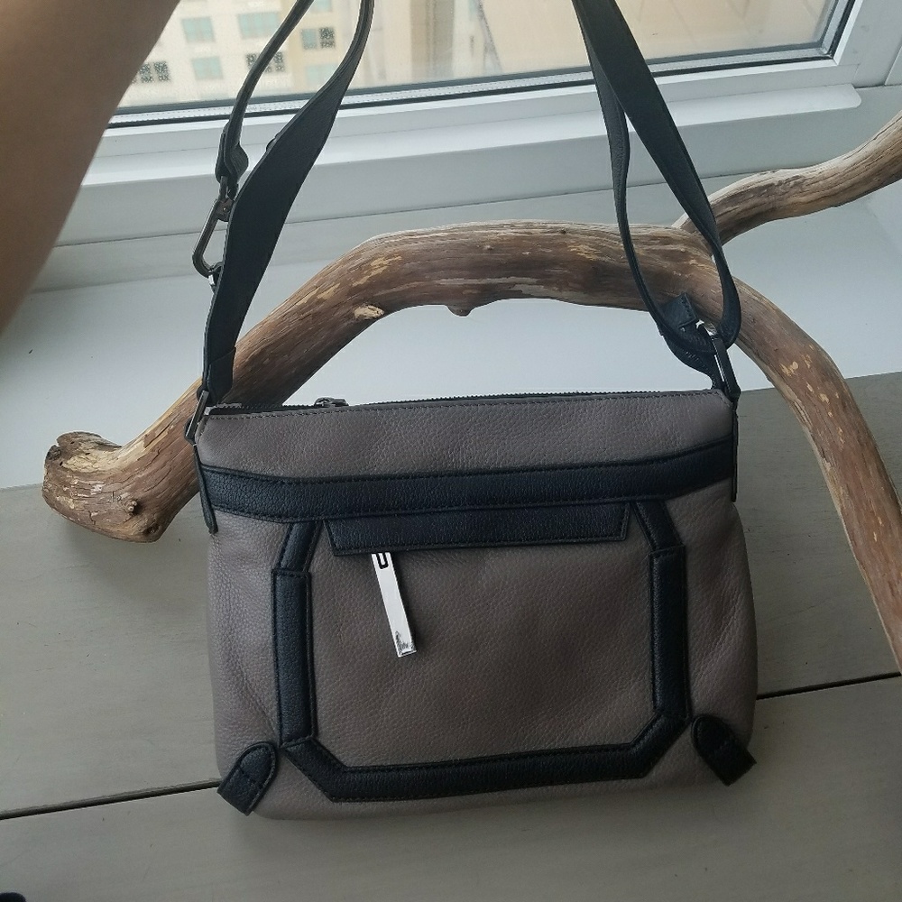 NWT Tahari Leather Purse, adjust xbody or Shoulder