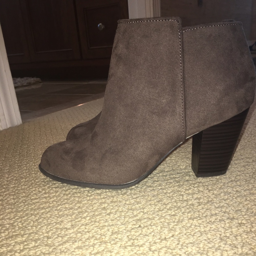 Gap booties
