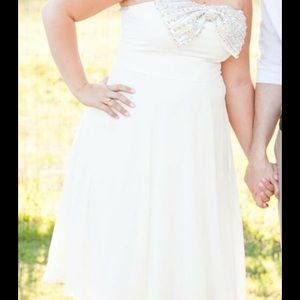 Modcloth White Ivory Bow Front Strapless Dress LG