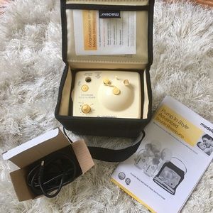 Medela advanced Double breastpump with adaptor