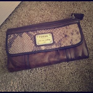 🚫SOLD ON MERC 🚫 Wallet fossil brand