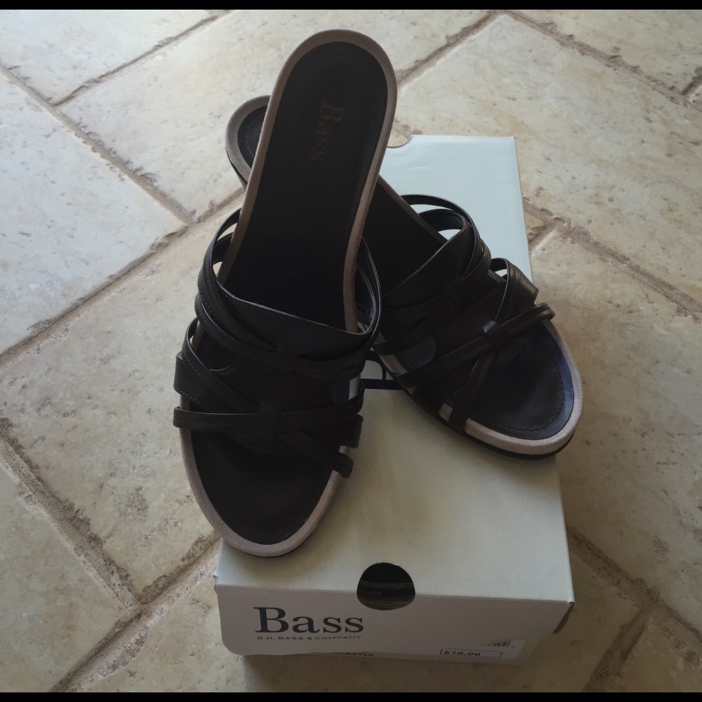NWT Dark Brown Bass Rachel Sandals size 6.5