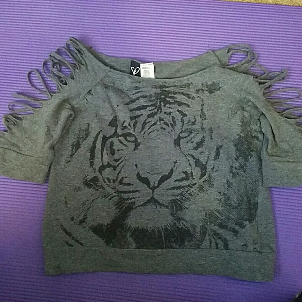 Tiger ripped sleeve crop xs