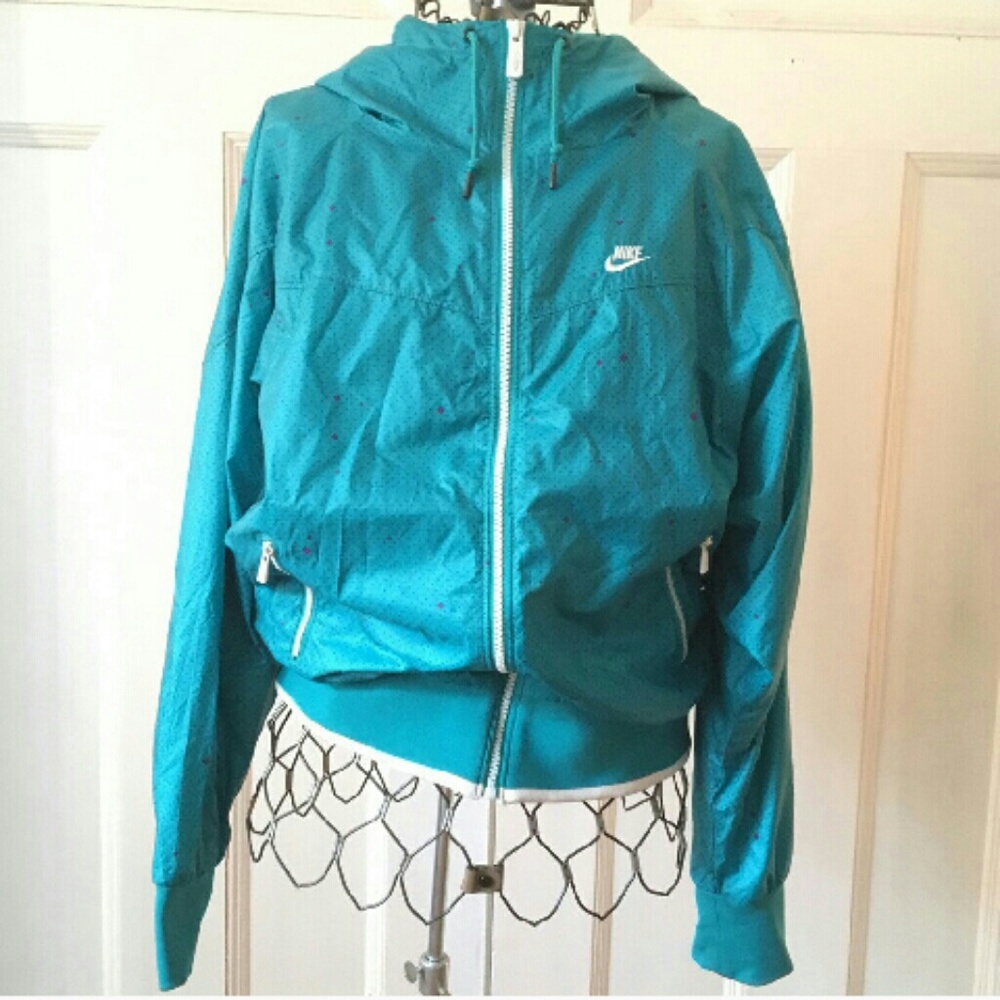 Nike windbreaker batwinged