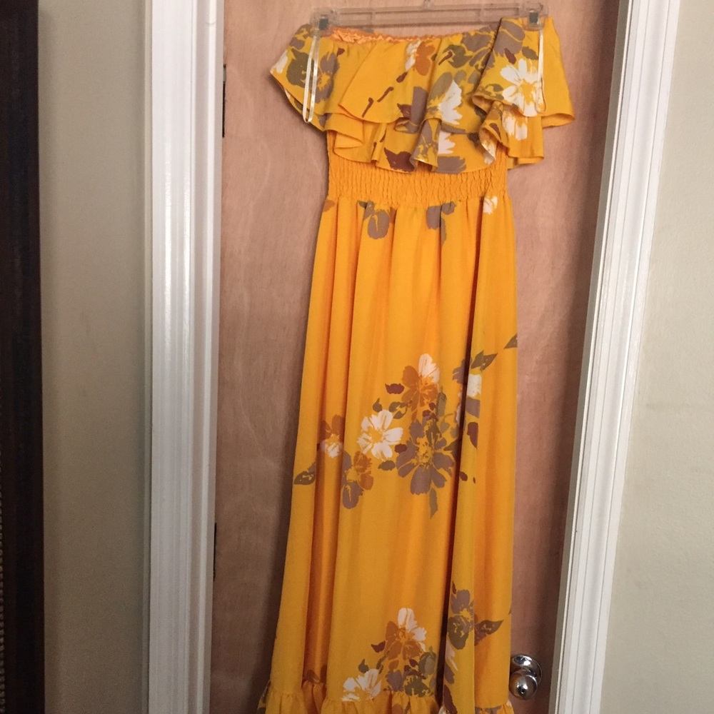 Yellow long strapless dress