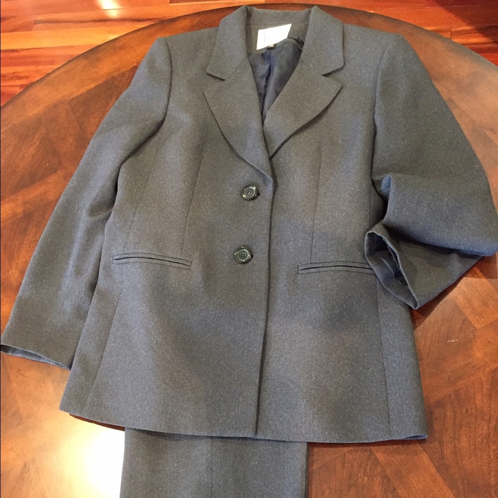 Casual business suit
