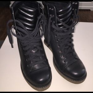 Report Combat boot heels! Most comfortable