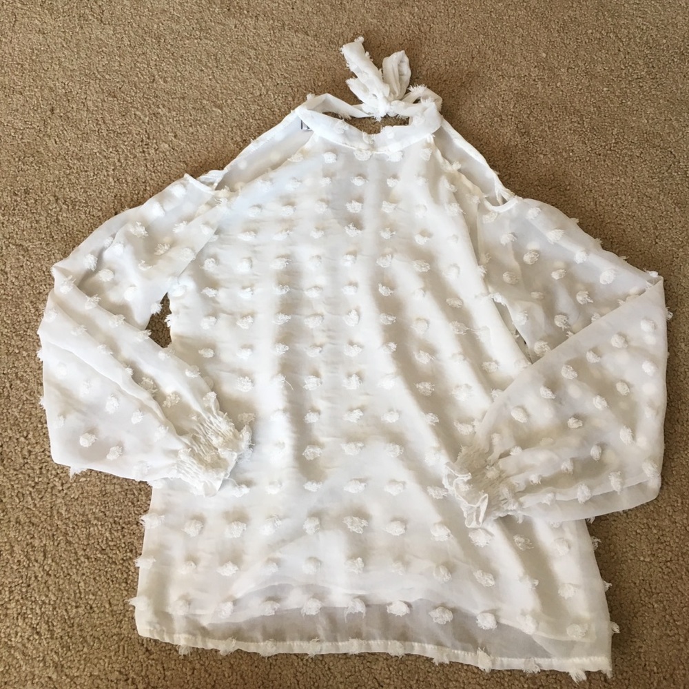 Storets Cold Shoulder Top