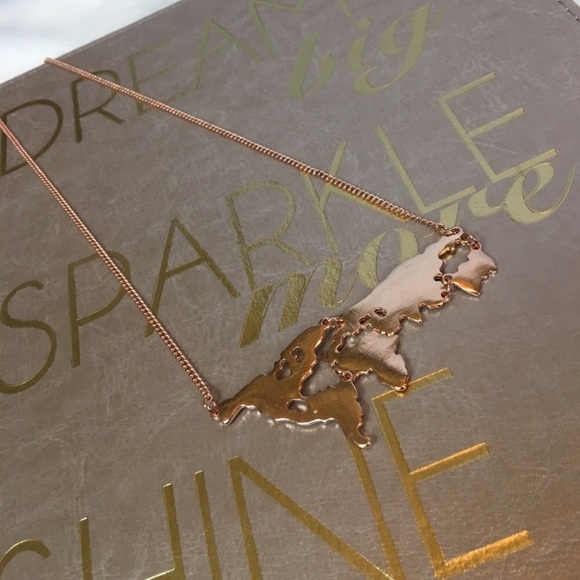 •Rose Gold• Wanderlust World Map Globe Necklace - Picture 3 of 5