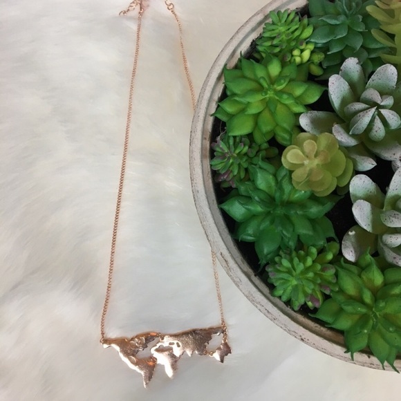 •Rose Gold• Wanderlust World Map Globe Necklace - Picture 4 of 5