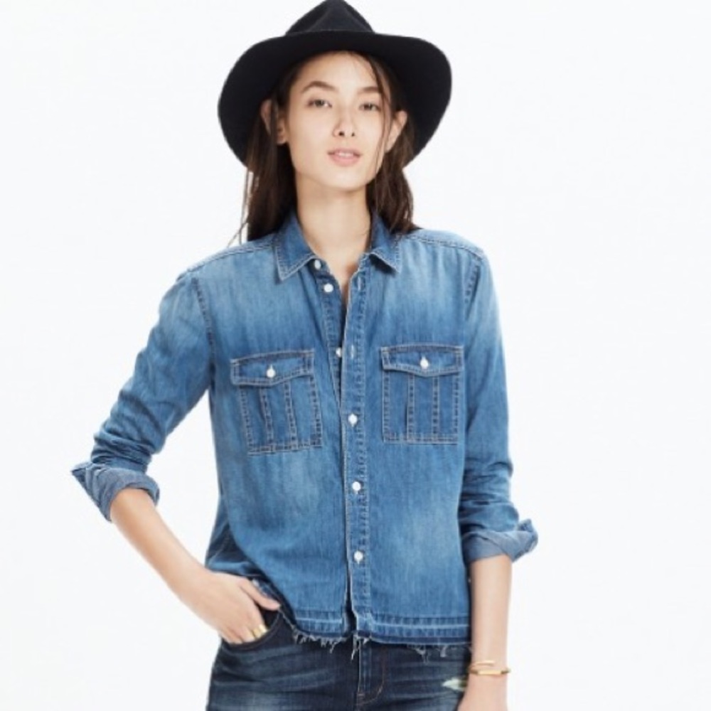 ACCEPTING ALL OFFERS Madewell drop hem denim shirt