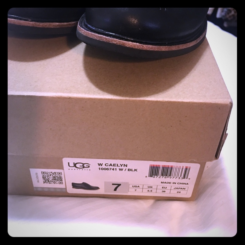 Size 7 Black lace up oxford