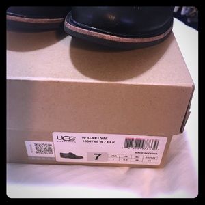 Size 7 Black lace up oxford