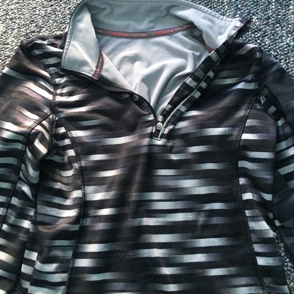 womans pullover blouse - Picture 2 of 3