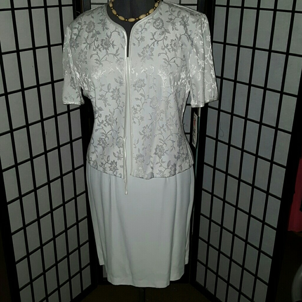 "MUST GO! MAKE ANY OFFER!" Women white dress