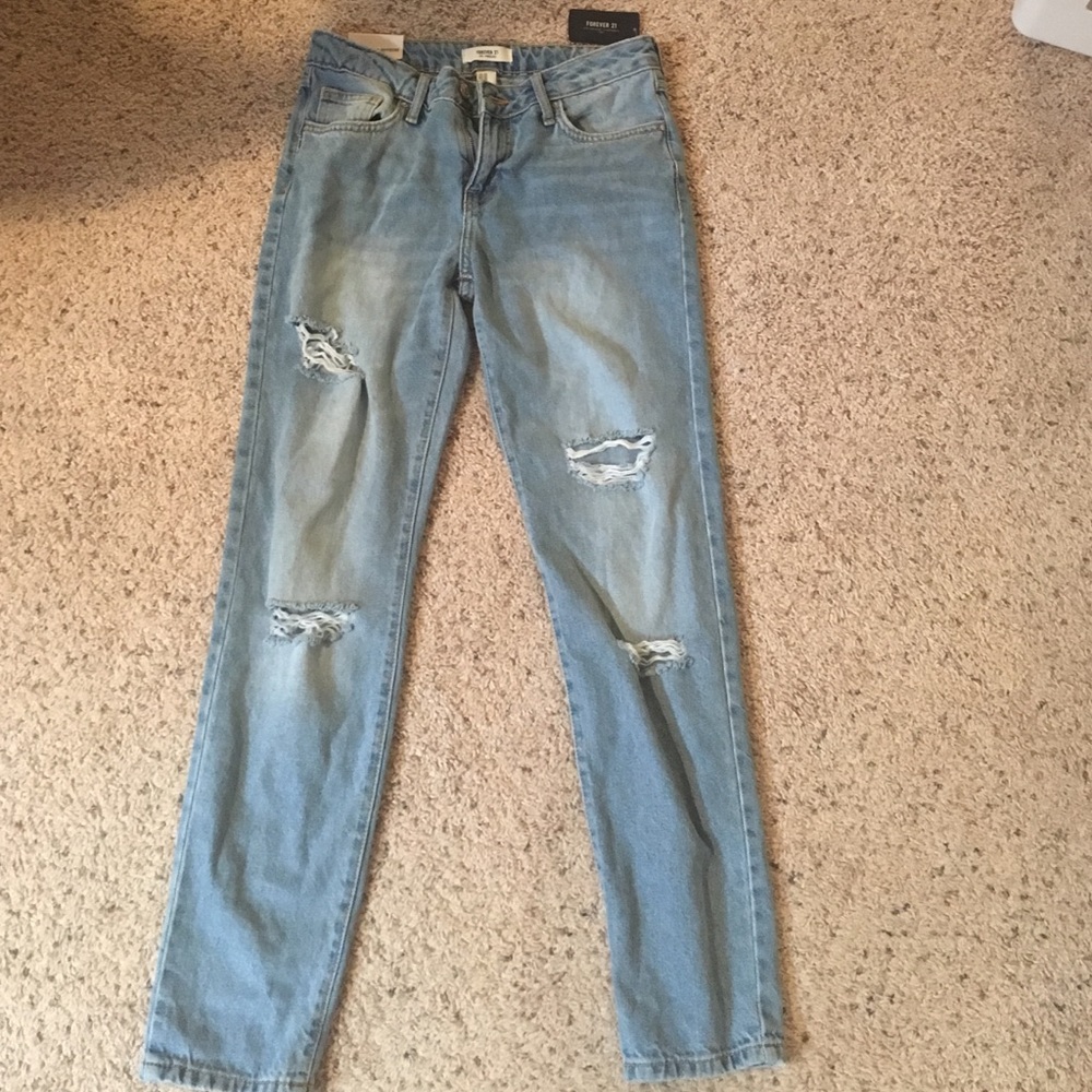 Boyfriend fit ripped jeans