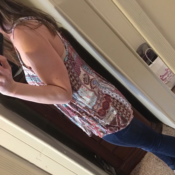 Flowy Tank - Picture 3 of 3