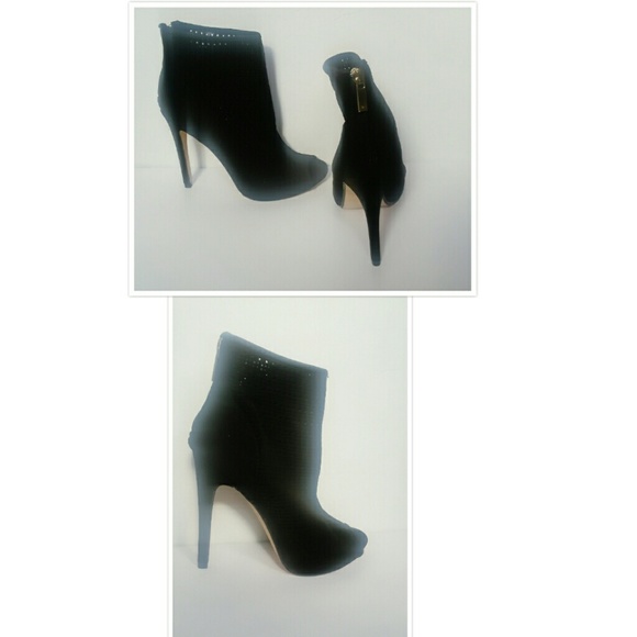 NEW! LASER CUT BLACK SUEDE BOOTIES SZ 6 - Picture 3 of 6