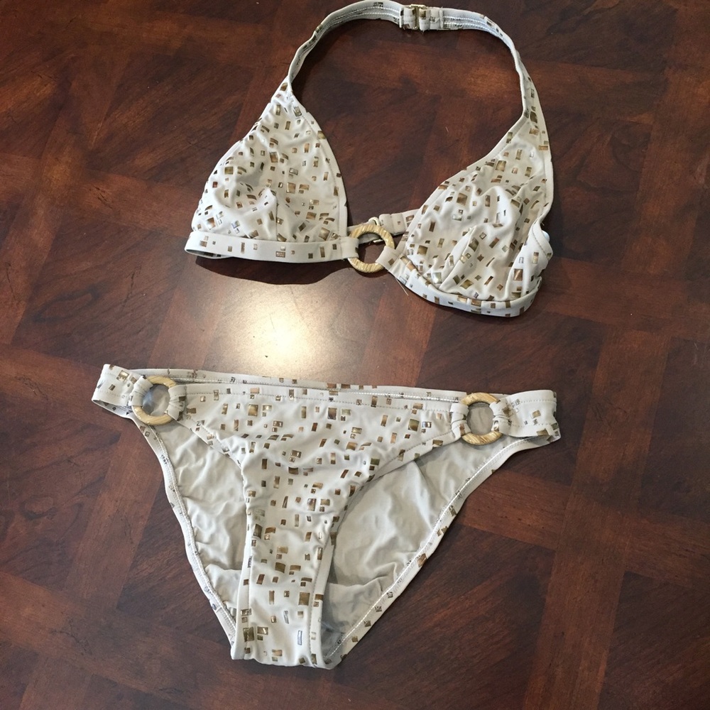 Bathing suit